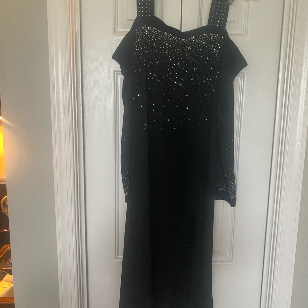 VENUS Black Sequin Embellished Cocktail Gown